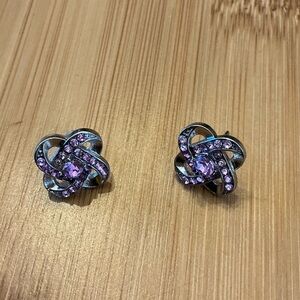 Beautiful pair of Earrings, choose between pink or clear.  Brand New!